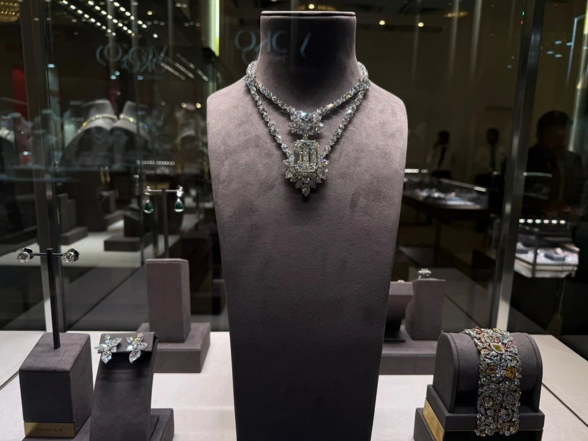 بريق اللؤلؤ الطبيعي يعود إلى منطقة الخليج .. من مهنة مندثرة  إلى حليّ بالملايين