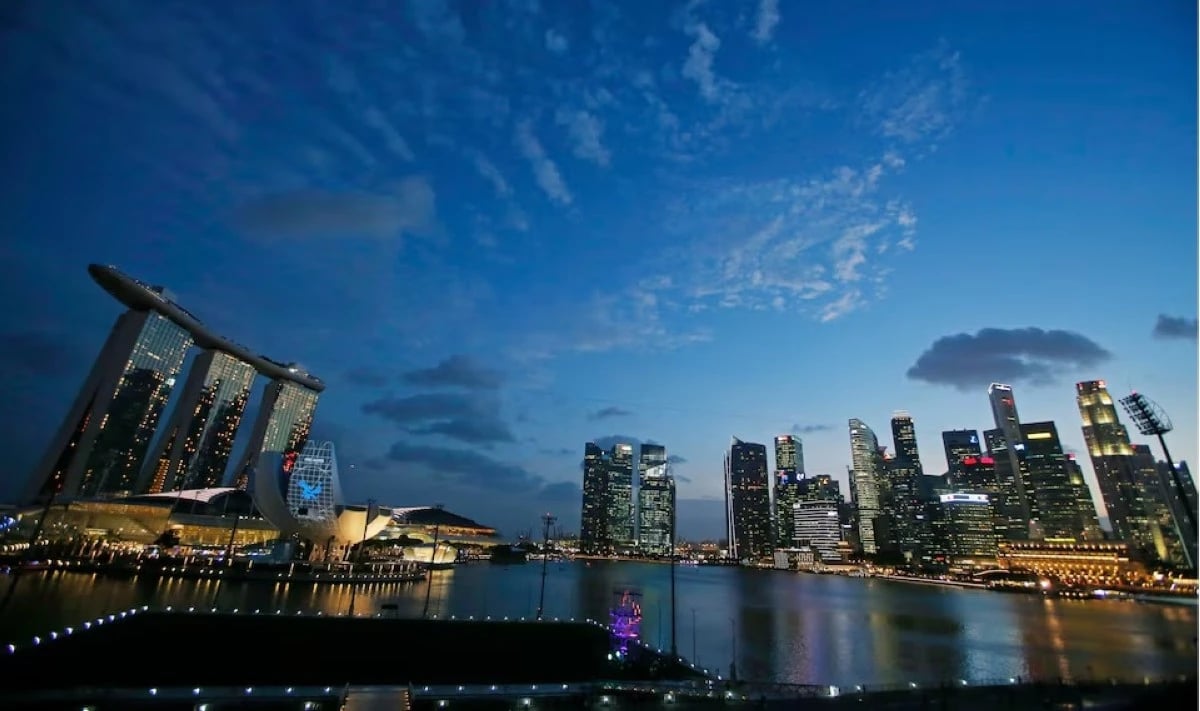 سنغافورة تعيد النظر في اقتصادها