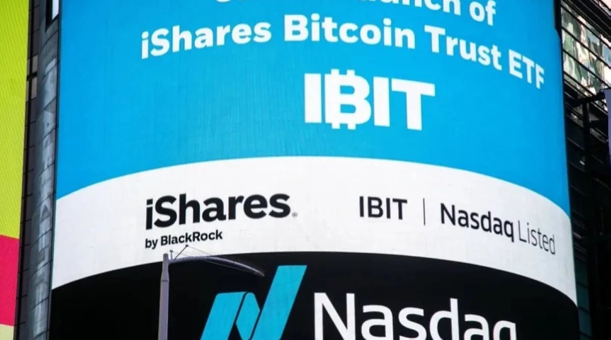 محرك العملات المشفرة في "وول ستريت" يفقد قوته مع خروج الصناديق المتداولة