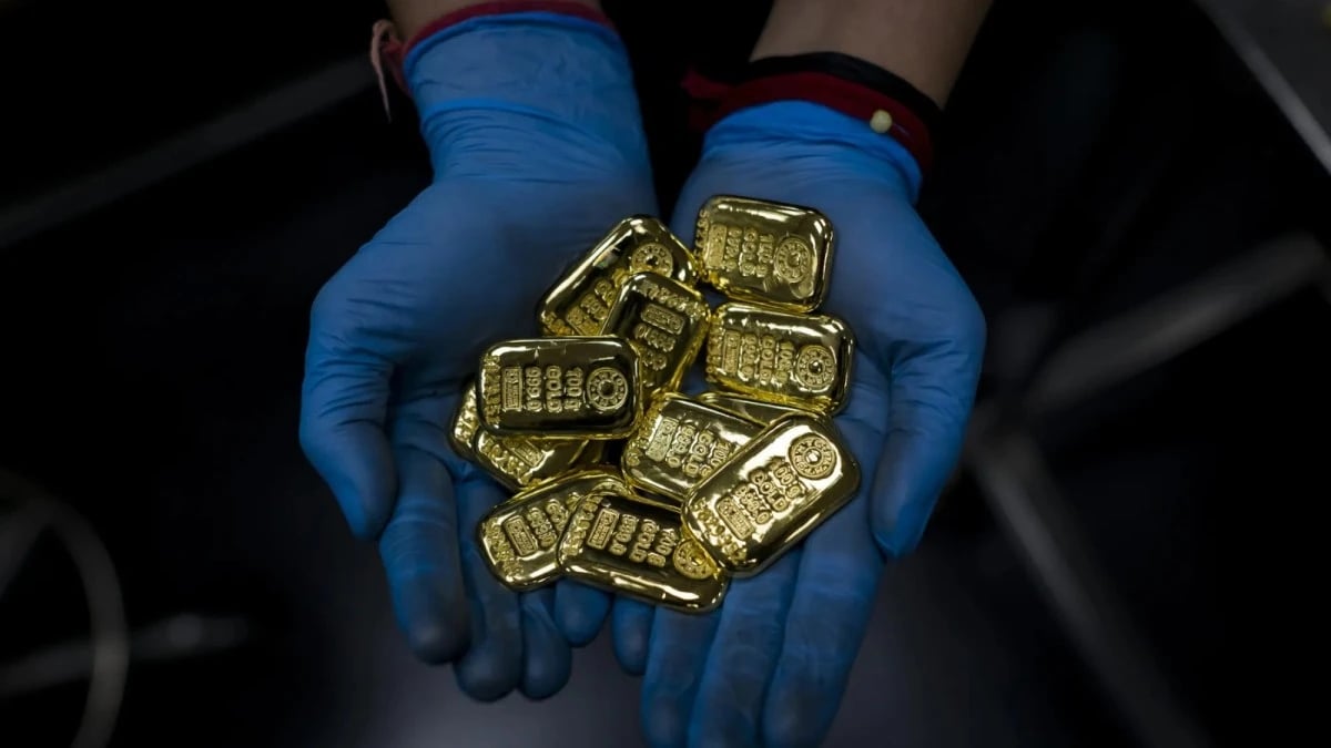 الذهب يقترب من مستويات قياسية بعد توترات فنزويلا