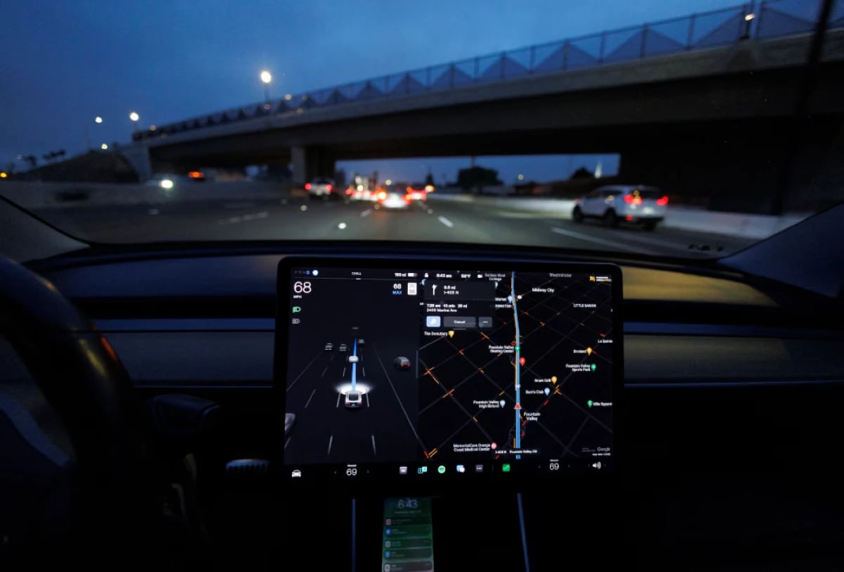 "تسلا" تحت التهديد بسبب دعاية القيادة الذاتية المضللة