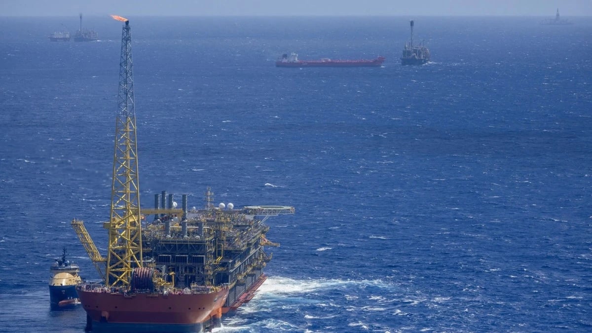 النفط يستقر وسط تصاعد التوترات وتوقعات المعروض