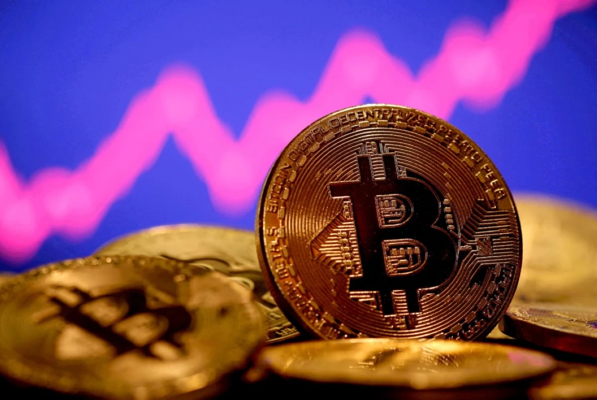 سوق الكريبتو تعود للمراهنة على صعود "بيتكوين" إلى 100 ألف دولار