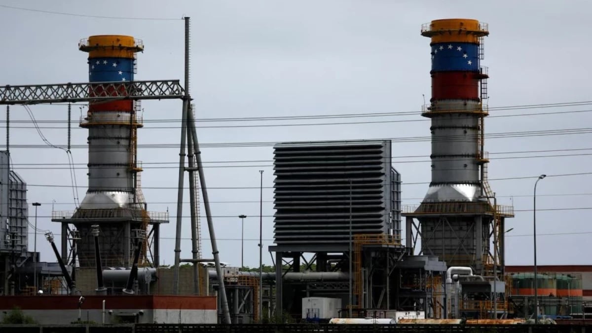 النفط يهبط 1% مع تقييم المستثمرين توقعات الإمدادات