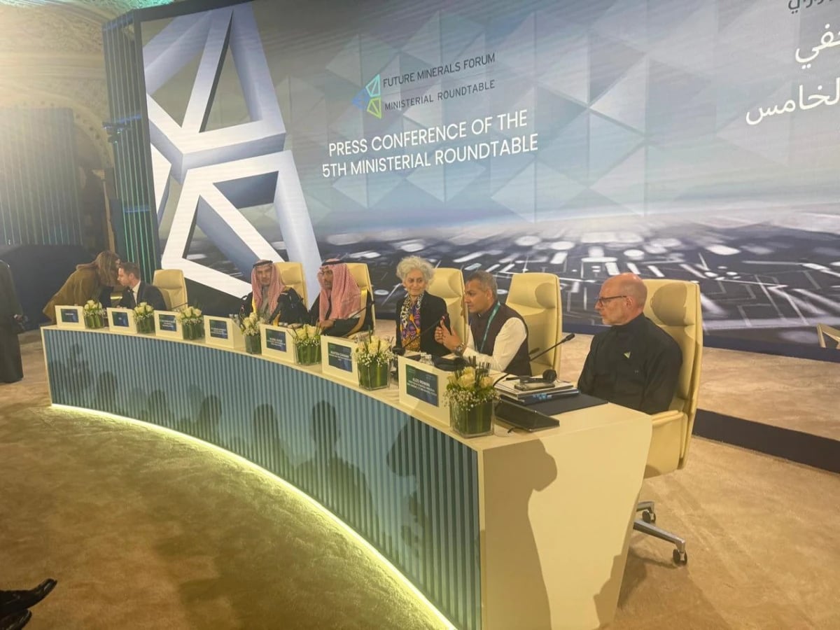 المديفر: دور محوري للمعادن في الروبوتات والسيارات الكهربائية والمحركات