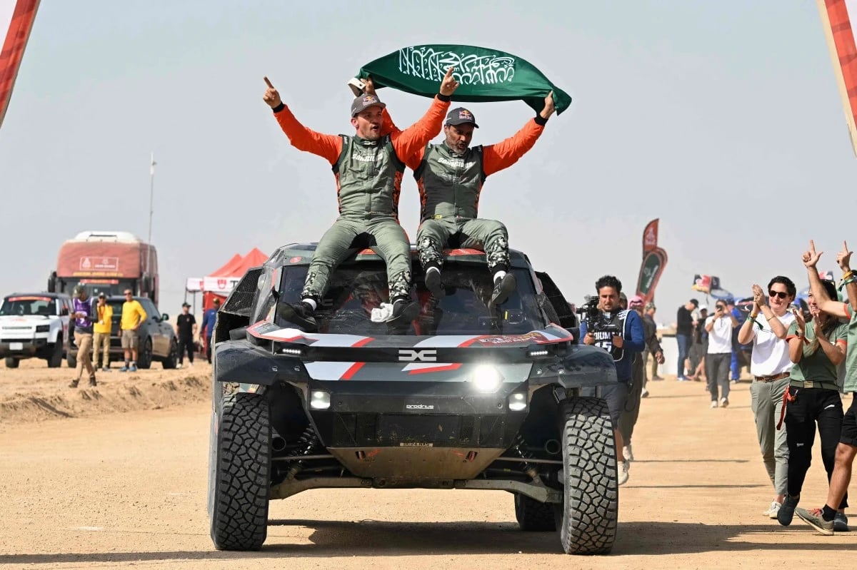 العطية يتوج بلقبه الـ 6 في رالي داكار السعودية