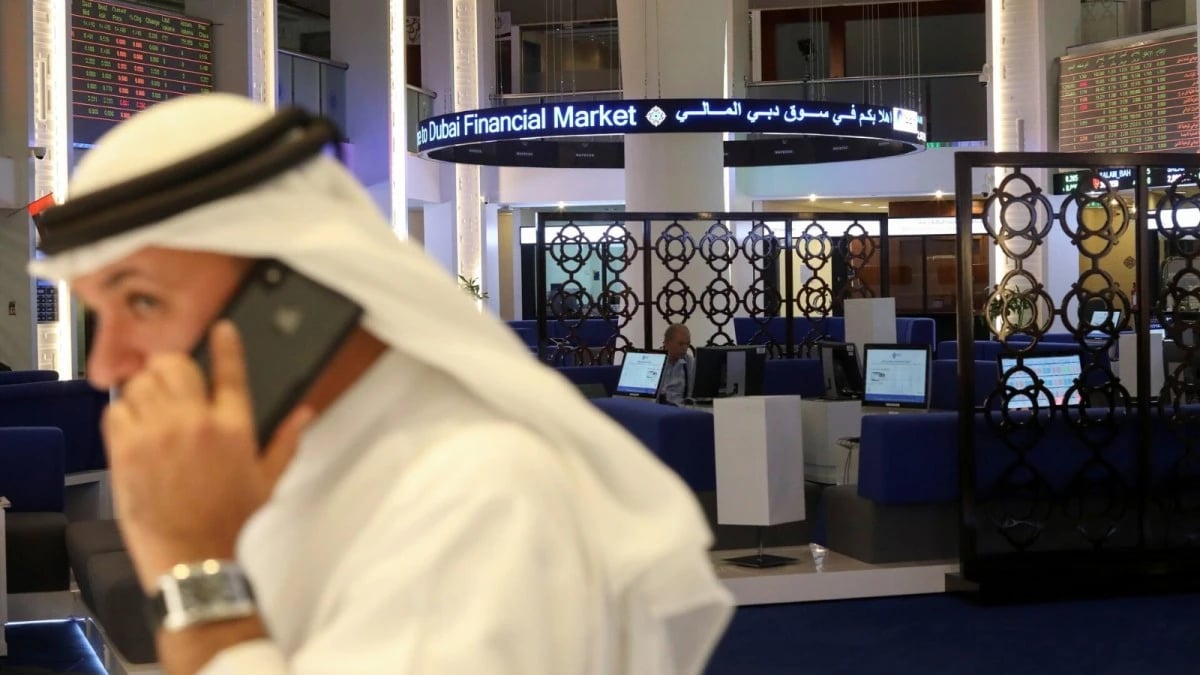 الأسهم الخليجية ترتفع مقتفية أثر العالمية بعد تراجع ضغوط جرينلاند