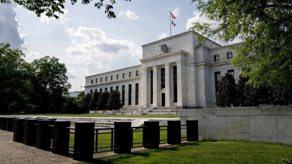 "الفيدرالي" يقود نظرائه عالميا لإبقاء الفائدة دون تغيير