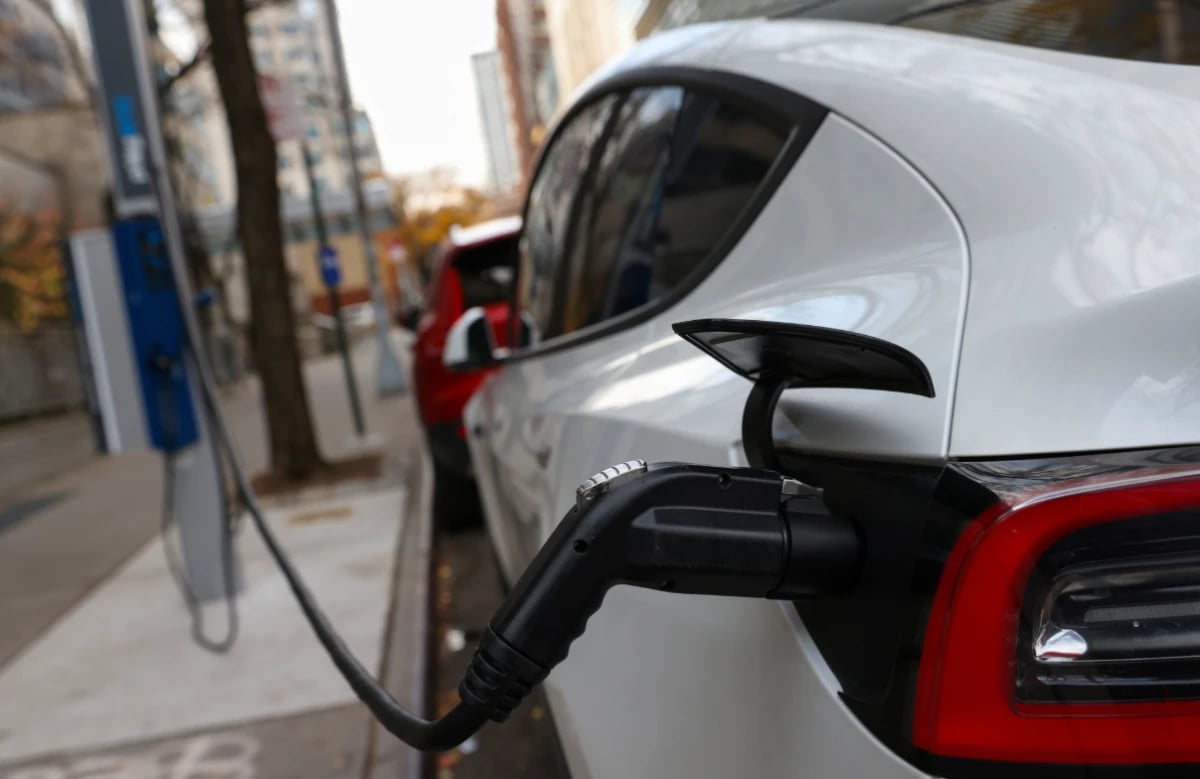 تسجيل 13.7 مليون سيارة كهربائية جديدة عالميا في 2025