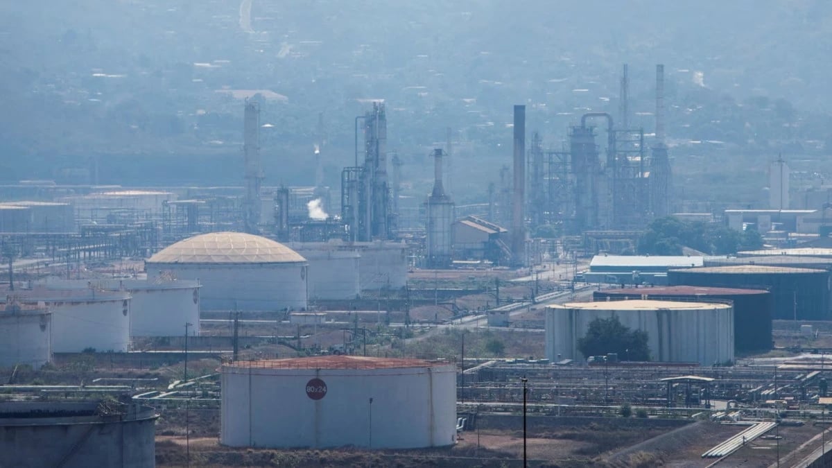 النفط يواصل الارتفاع بعد تصاعد التوتر بين واشنطن وطهران