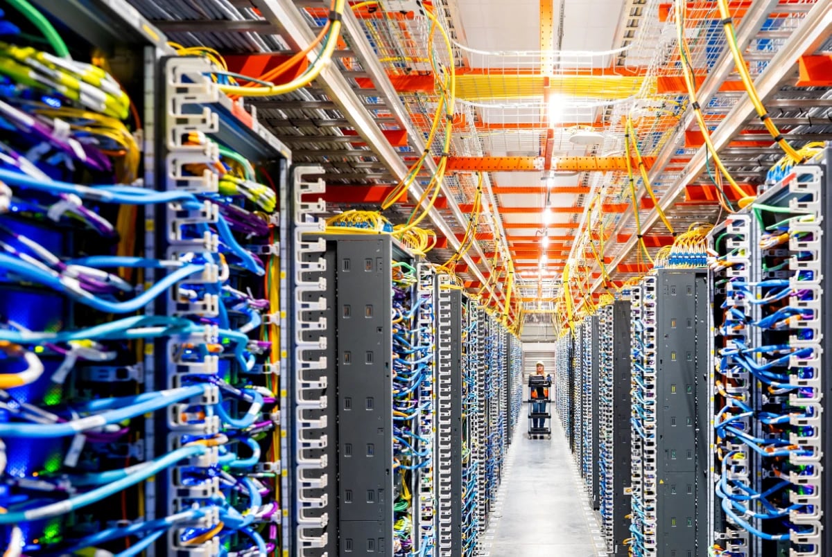 هل يصبح الفضاء موقعاً لبناء مراكز بيانات الذكاء الاصطناعي؟