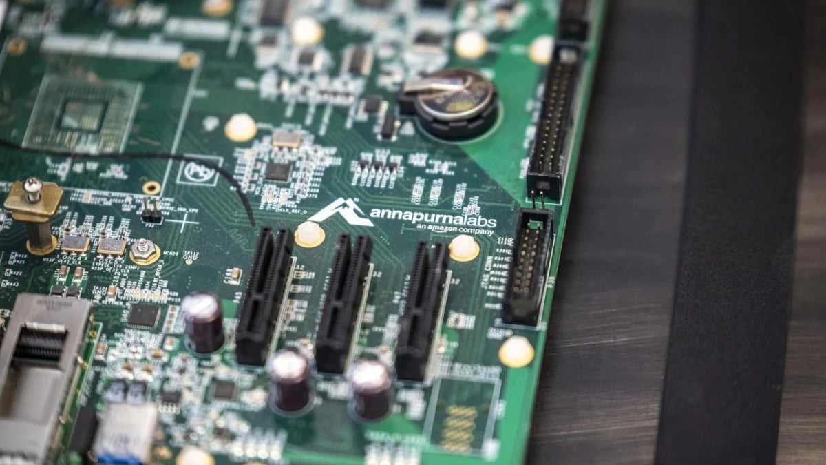 أزمة إمدادات رقائق الذاكرة تمتد عبر الأسواق وتنذر بالأسوأ