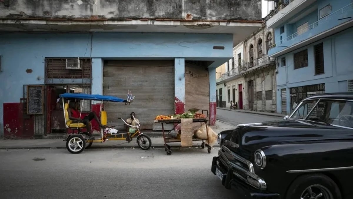 ترمب يؤكد إجراء محادثات مع كوبا وسط أزمة اقتصادية حادة