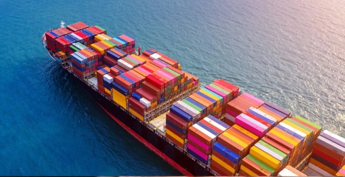 شراكة سعودية - قطرية تمهّد لممرات لوجستية للتجارة الإقليمية