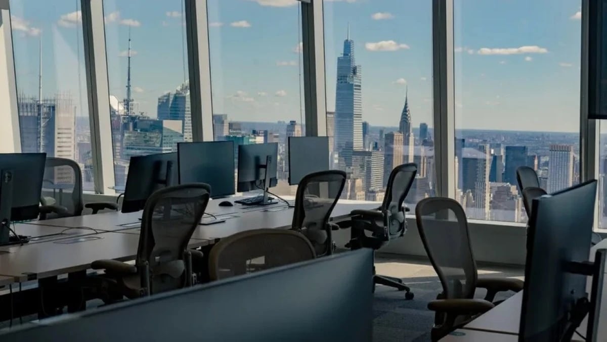 وول ستريت ترى أرباح الذكاء الاصطناعي لا تتجاوز قطاع التكنولوجيا هذا العام