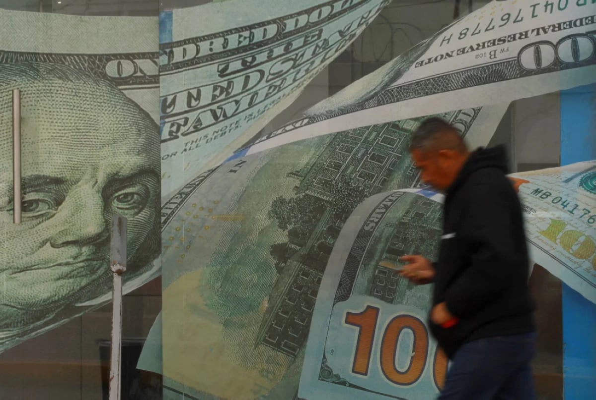 "جيه بي مورجان" يتوقع ضغوطاً أكبر على الدولار