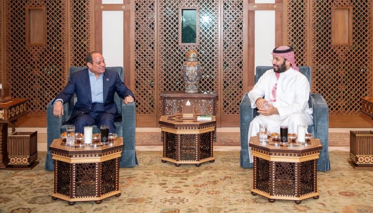 ولي العهد السعودي يلتقي الرئيس المصري على مائدة الإفطار