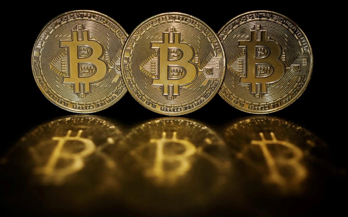 "بيتكوين" تقلص مكاسبها خلال خطاب ترمب بعد تجاوزها 66 ألف دولار