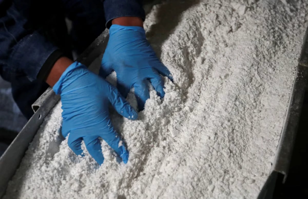 أسعار الليثيوم تقفز بعد حظر زيمبابوي تصدير مركزات الخام