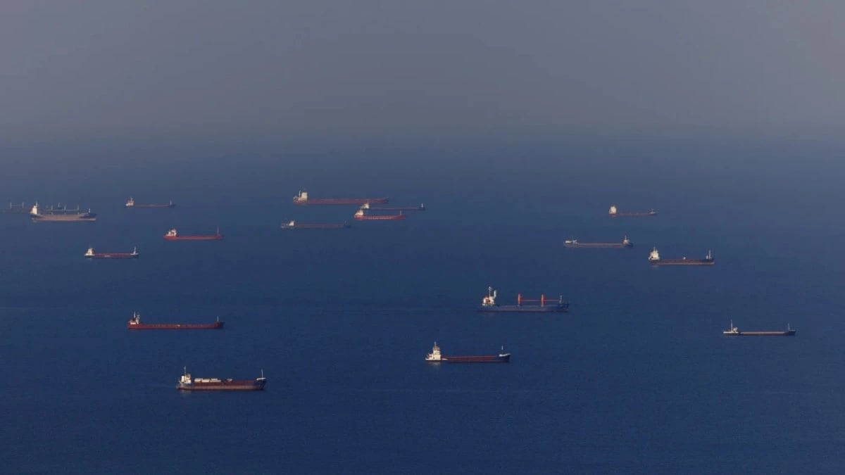 مضيق هرمز تحت ضغط الحرب .. ناقلات نفط وغاز تقلص العبور