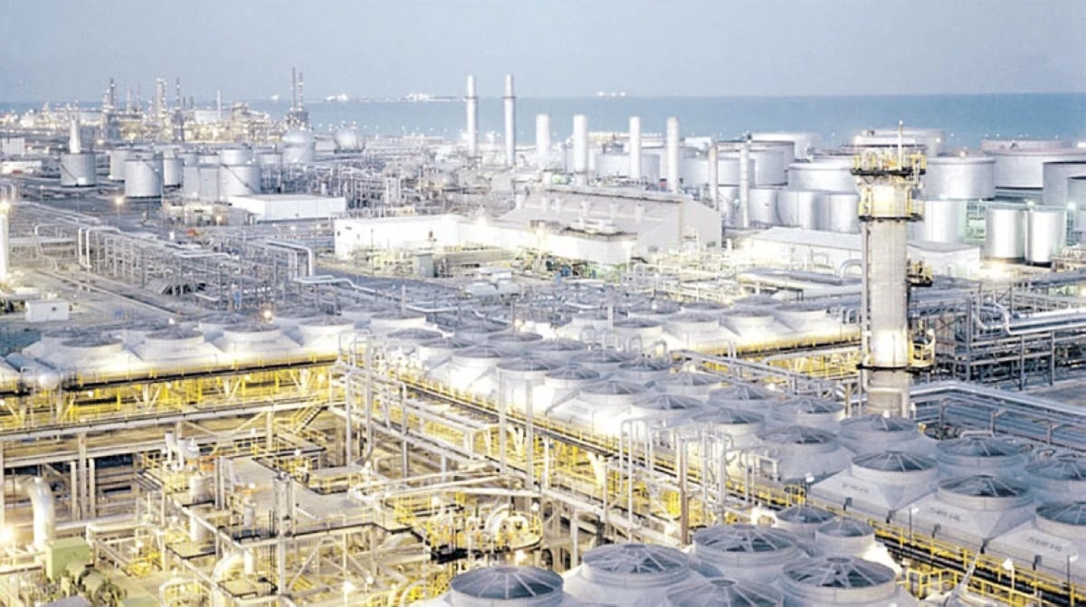 مصادر نفطية: الخزن الخارجي يمنح أرامكو القدرة لسد أي تعطل في الإمدادات