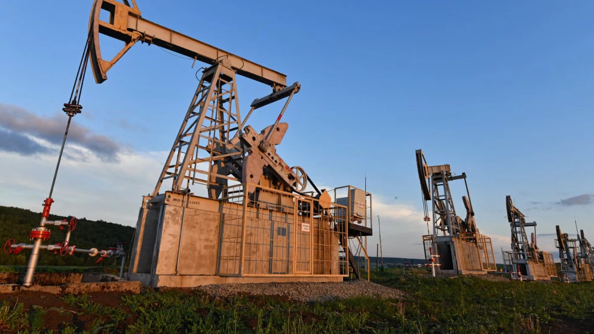 النفط والغاز يقفزان نتيجة تفاقم حرب إيران وتعطل عمليات الإنتاج