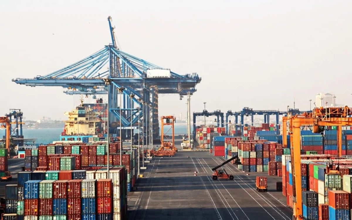 500 ألف شاحنة لنقل بضائع تضمن استمرارية سلاسل الإمداد في السعودية