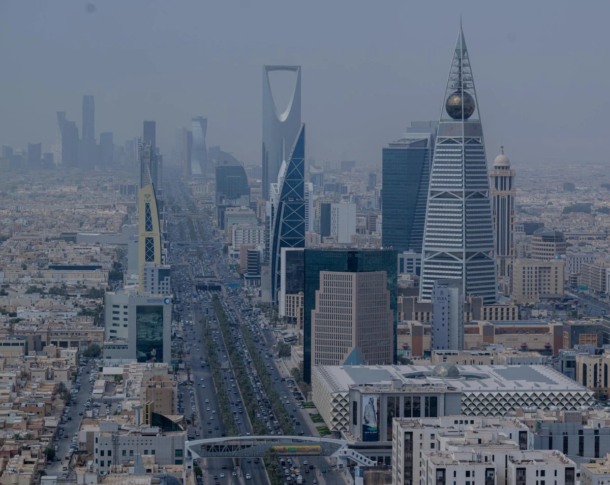 إصابة مقيمين وأضرار مادية محدودة نتيجة سقوط شظايا على موقع سكني في الرياض