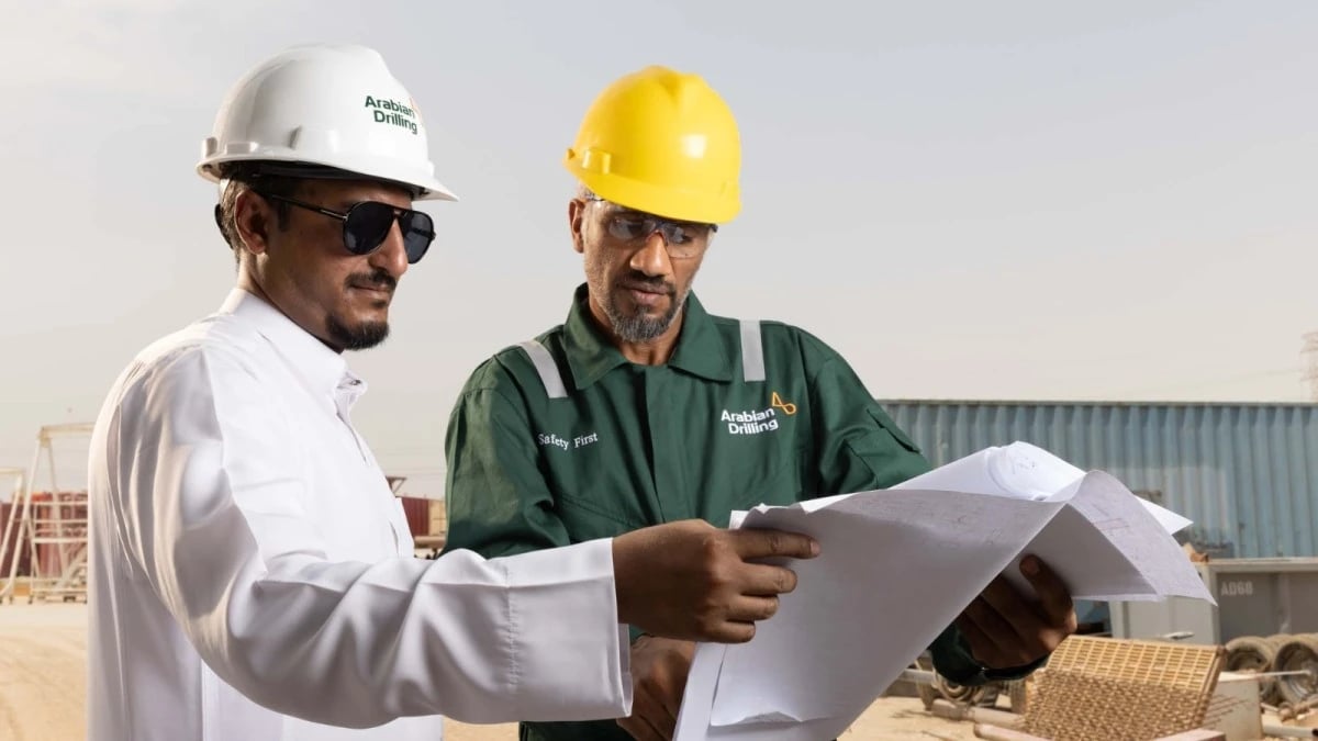 "الحفر العربية" تعلق تشغيل منصات في الخليج وتتوقع أثرا محدودا