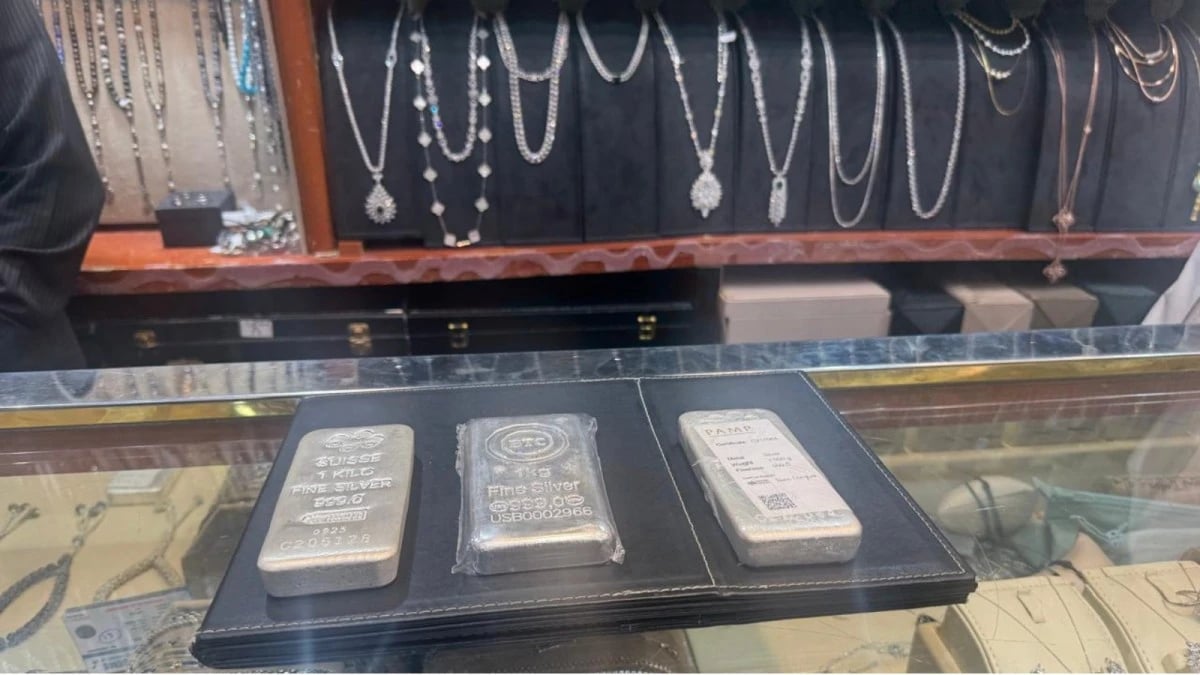 تقلبات عالمية تنعش الطلب في السعودية .. الفضة خيار المرحلة