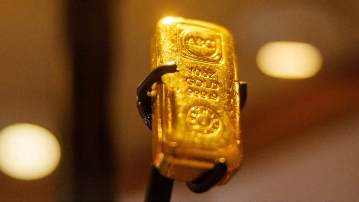 الذهب يتراجع 2% ويمحو أول مكسب أسبوعي منذ بدء الحرب