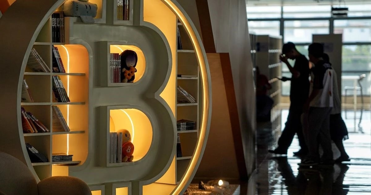 بيتكوين ترتفع مع الأصول الخطرة بعد تقرير عن سعي ترمب لإنهاء الحرب