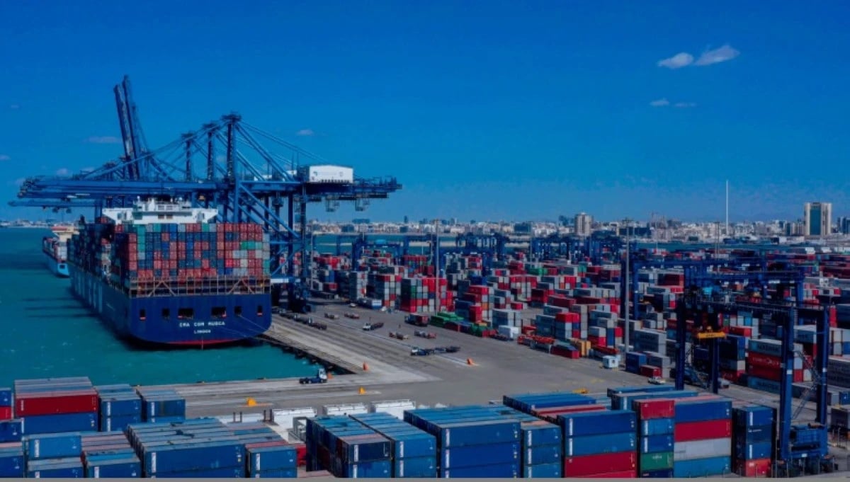 الممرات اللوجستية السعودية شريان حياة للمنطقة وقت الأزمات