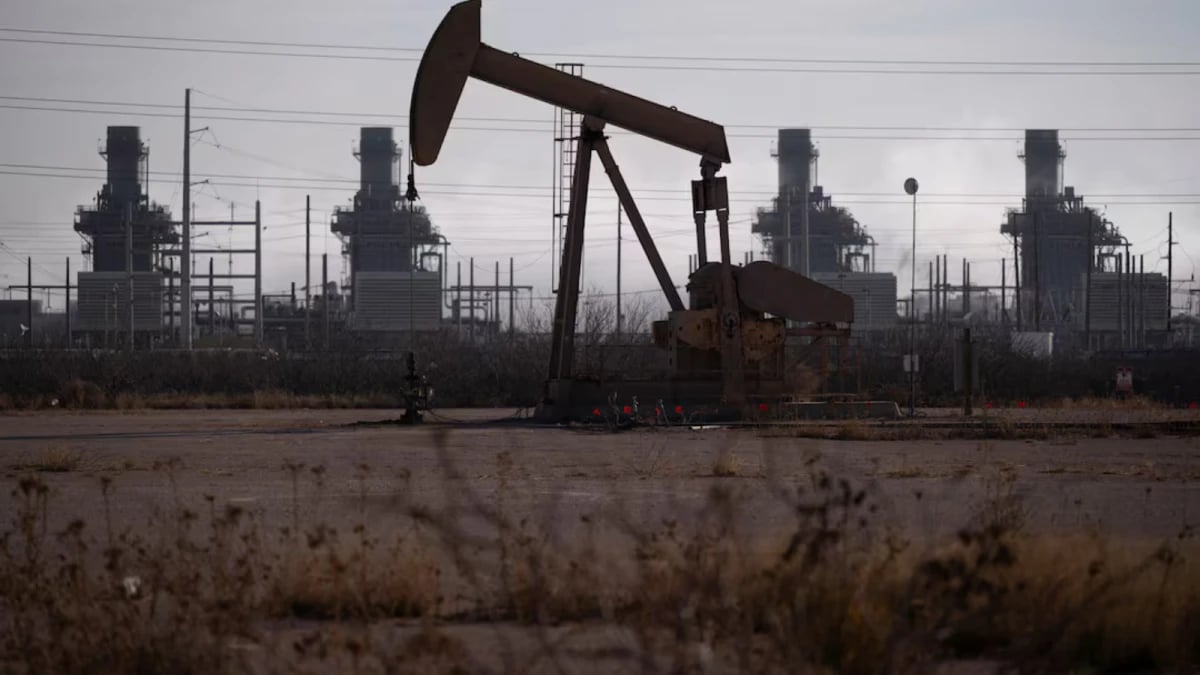 خام برنت يتراجع 2.7% مع تقييم المستثمرين احتمالات انتهاء الحرب في الشرق الأوسط