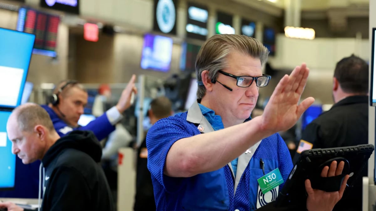 وول ستريت تختتم تداولاتها على تباين بعدما قلصت خسائرها الكبيرة