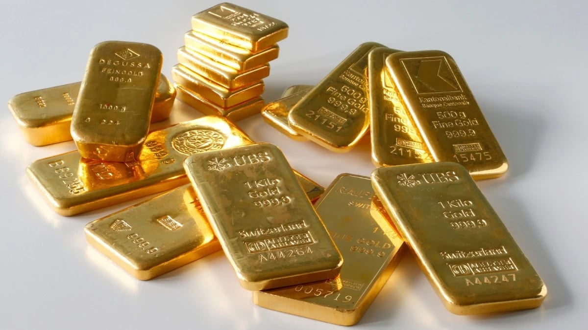الذهب يرتفع مع تراجع الدولار وترقب الأسواق لتطورات الحرب