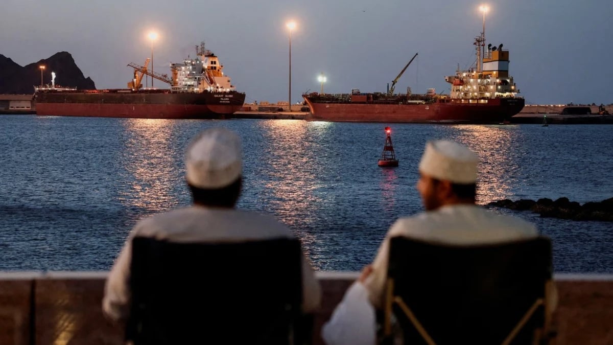 النفط يواصل ارتفاعه مع تصاعد التوتر بشأن مضيق هرمز