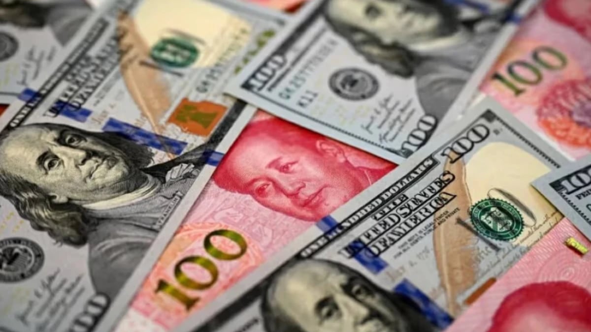 الصين والدولار: صراع النفوذ أم "زواج إجباري" في النظام المالي العالمي؟