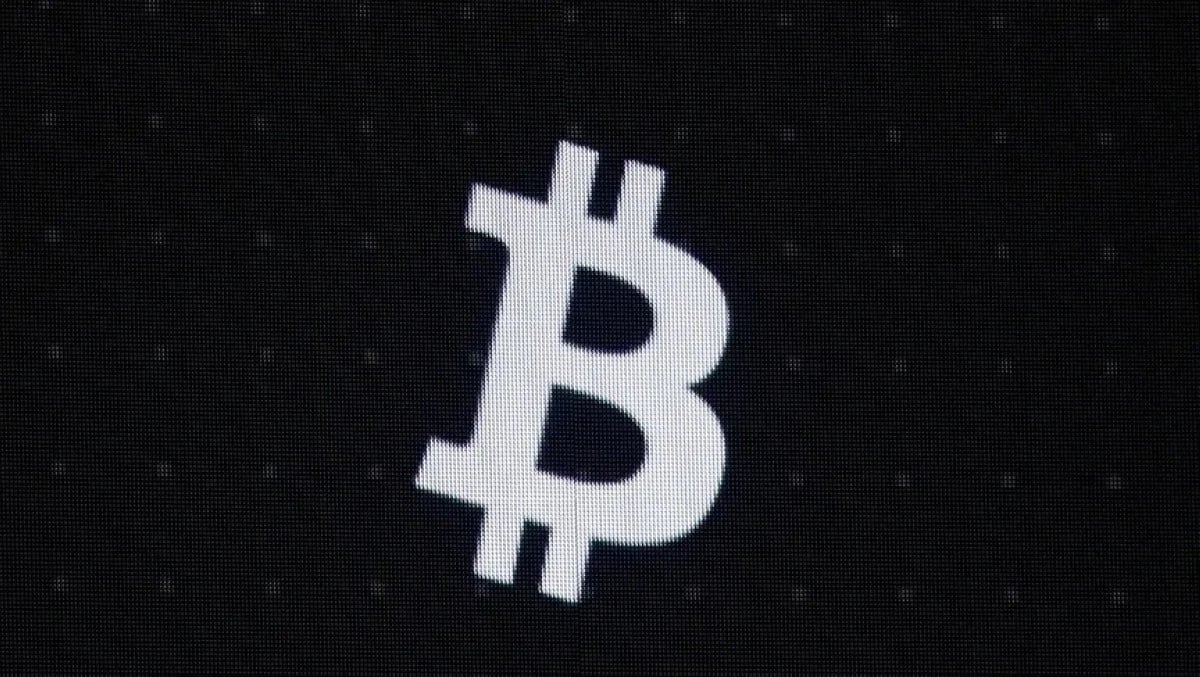 هبوط أسهم التكنولوجيا وبيتكوين يختبر شهية المستثمرين قبل اكتتاب "سبيس إكس"
