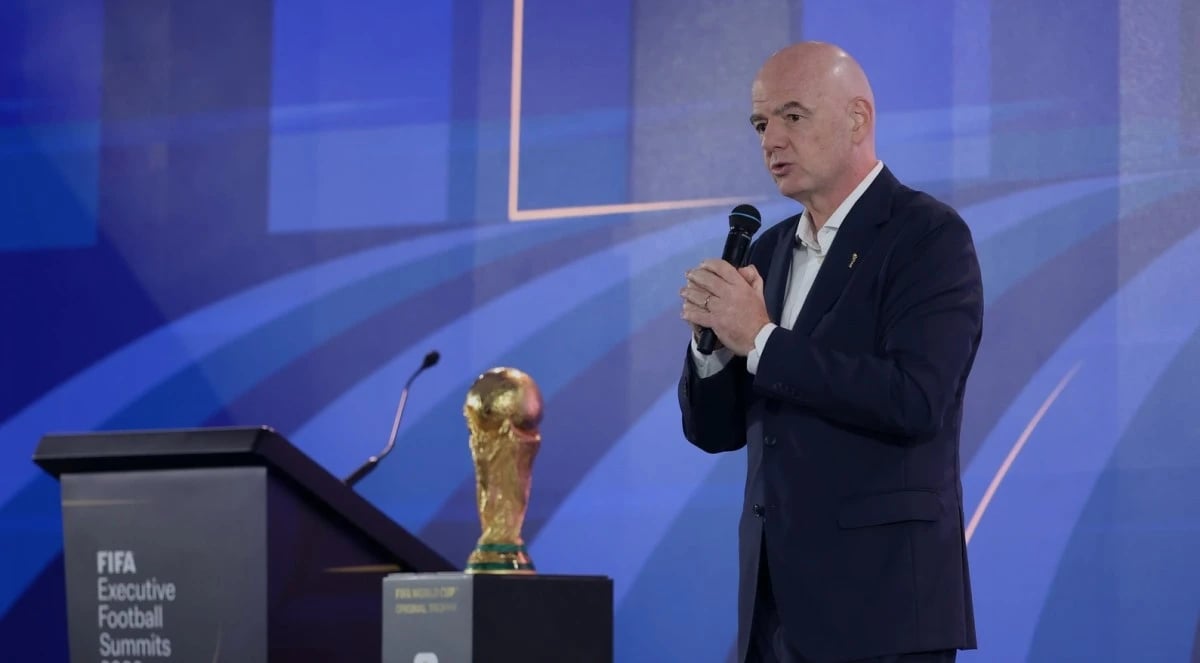 32 مليون يورو رواتب رئيس الفيفا منذ 2016