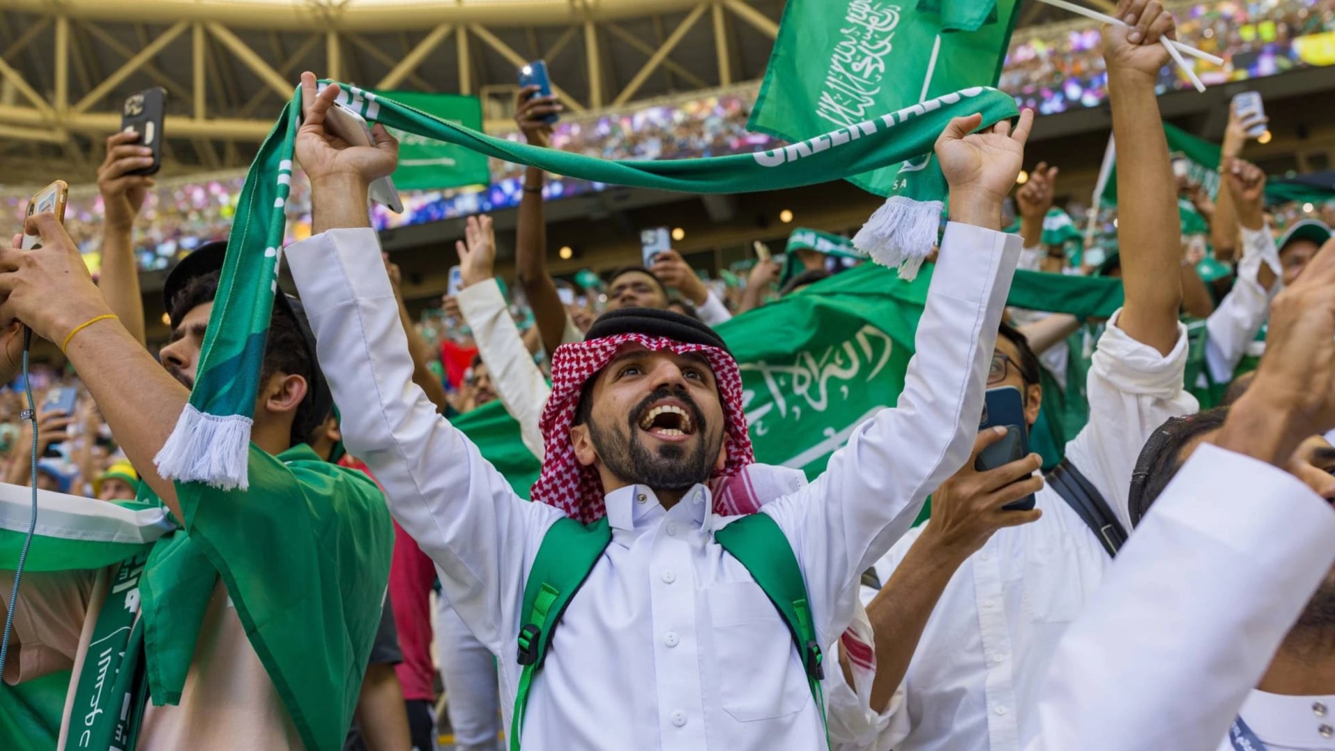 السعودية عينها على 2034 والرأس الأخضر يبحث عن 11 مليون دولار