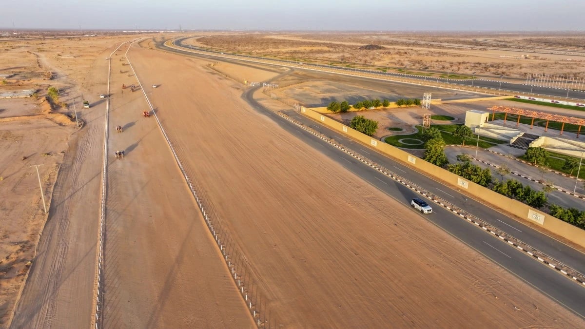استكمال تطوير ميدان الطائف استعدادا لمهرجان ولي العهد للهجن