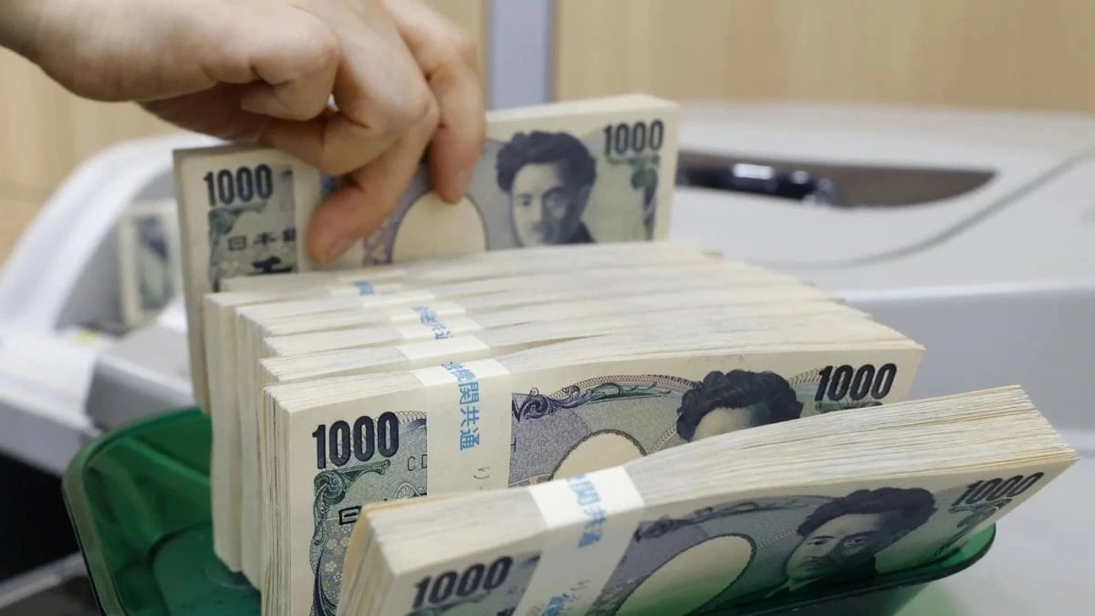 اليابان تؤكد أول تدخل مشترك مع أمريكا لدعم الين منذ 15 عاما