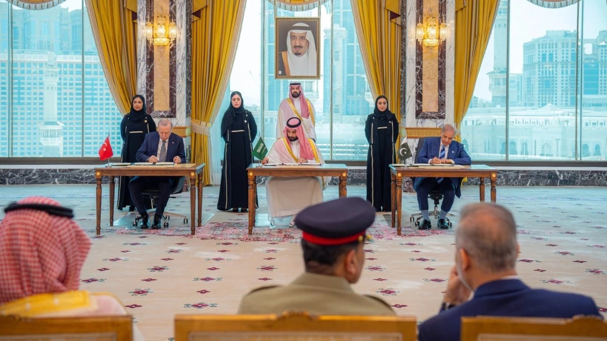 السعودية وتركيا وباكستان توقع اتفاقية مكة للدفاع المشترك