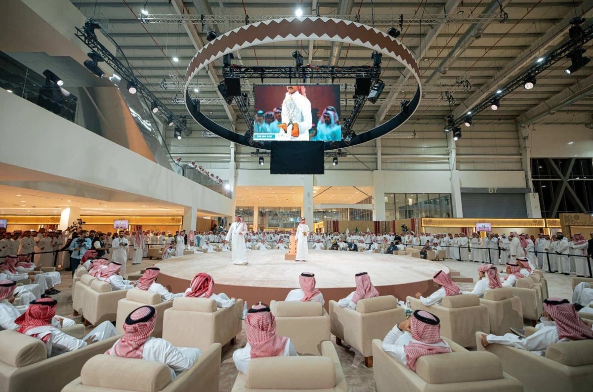 مزاد الرياض يحول الصقور من رمز للتراث إلى أصول استثمارية