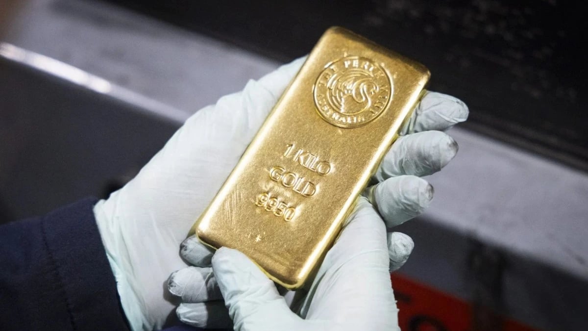 الذهب يحوم قرب 4500 دولار بعد أكبر مكاسب في 6 أشهر