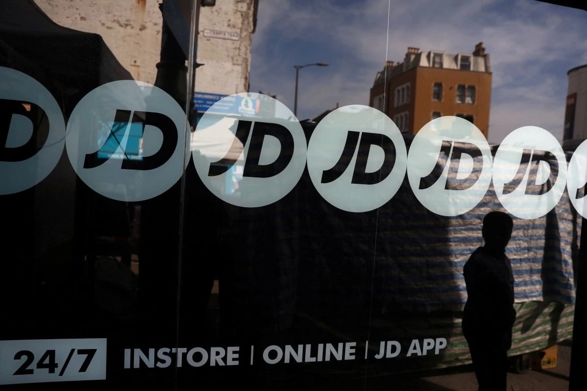 خفضت شركة JD Sports توقعات أرباحها ما بين 700 و800 مليون جنيه إسترليني