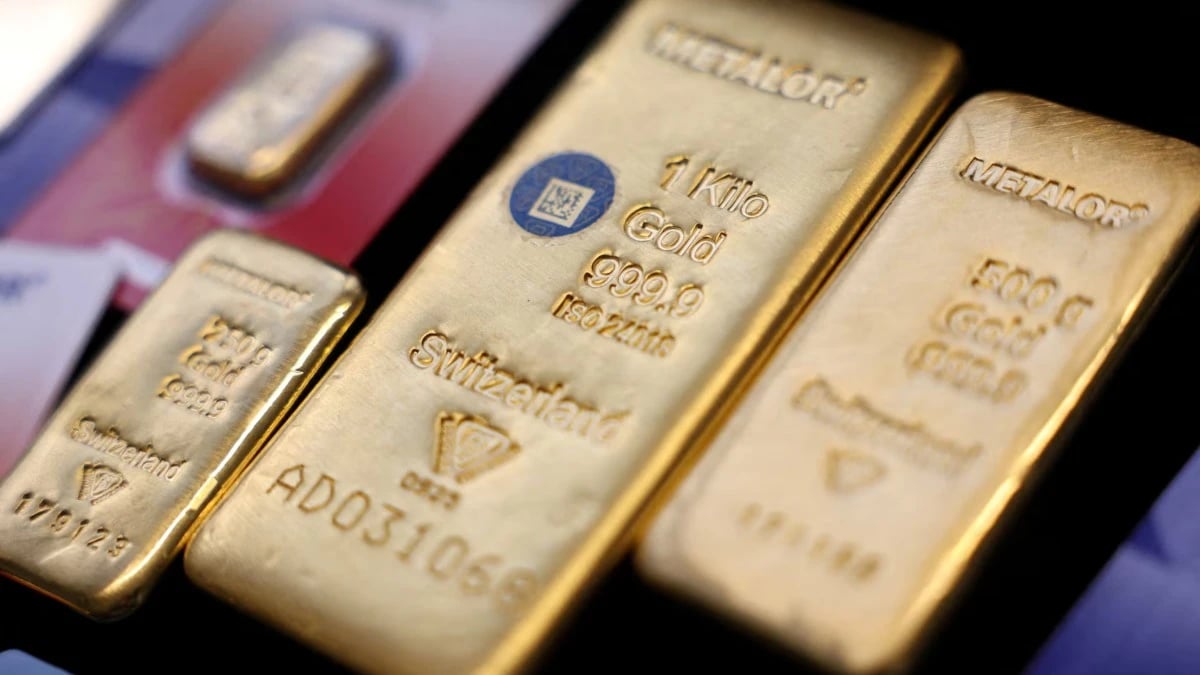 الذهب يتجه لثالث خسارة أسبوعية مع تصاعد رهانات رفع الفائدة الأمريكية