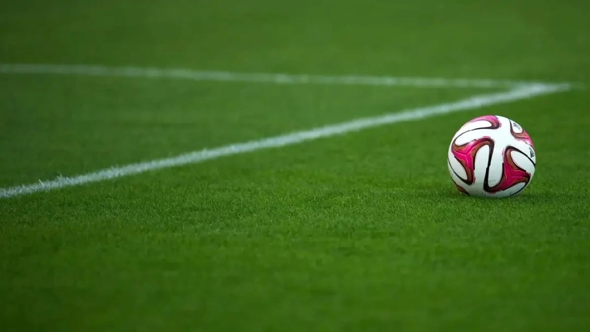 دون رسوم .. "فيفا" يطلق شروط ترخيص الملاعب الاصطناعية