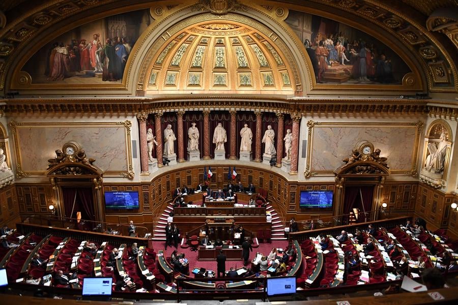  مجلس الشيوخ الفرنسي يقرر رفع سن التقاعد من 62 إلى 64 عاما